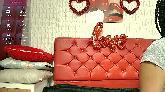 Elizabetth Roman online show from March 15, 8:37 pm