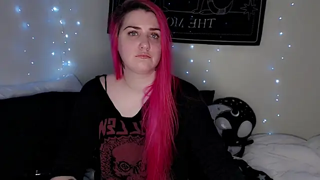 MaryMary  online show from February 13, 6:15 pm