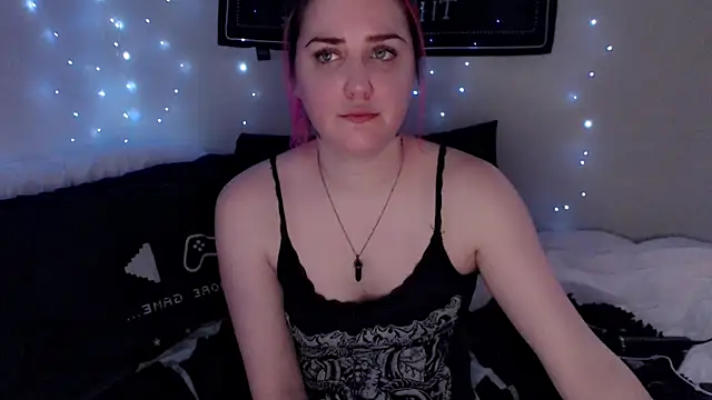 MaryMary  online show from February 27, 7:25 pm