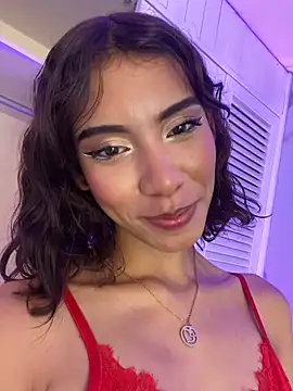 Snapshot of BellaHarpeer chatting on February 10, 8:02 pm BellaHarpeer online show from February 10, 8:02 pm