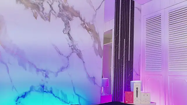 Snapshot of BellaHarpeer chatting on February 25, 7:23 pm BellaHarpeer online show from February 25, 7:23 pm