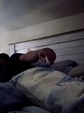 iLOVETRAY96 online show from March 12, 6:47 pm