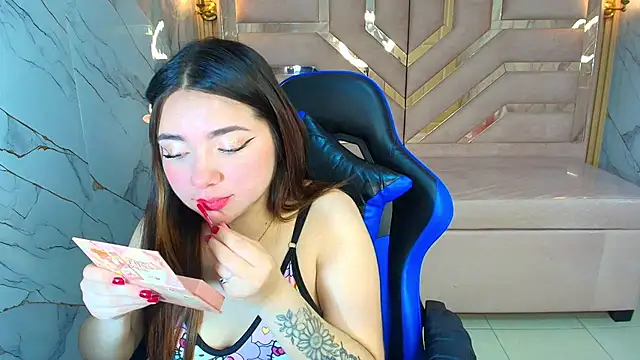 emily  r  online show from January 15, 1:16 pm