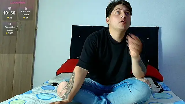 ethan  01 online show from December 5, 5:42 pm