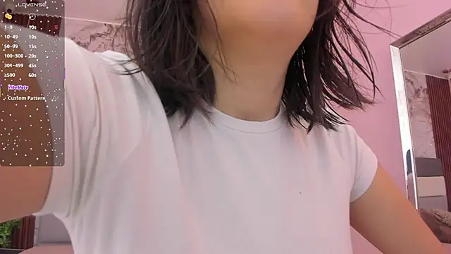 Snapshot of VENUSGREYS1 chatting on December 18, 12:22 pm VENUSGREYS1 online show from December 18, 12:22 pm