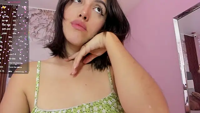 Snapshot of VENUSGREYS1 chatting on December 19, 12:34 pm VENUSGREYS1 online show from December 19, 12:34 pm