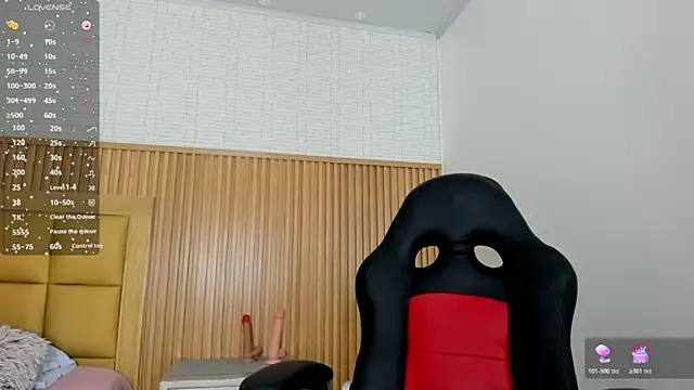 Snapshot of VENUSGREYS1 chatting on January 11, 12:54 pm VENUSGREYS1 online show from January 11, 12:54 pm