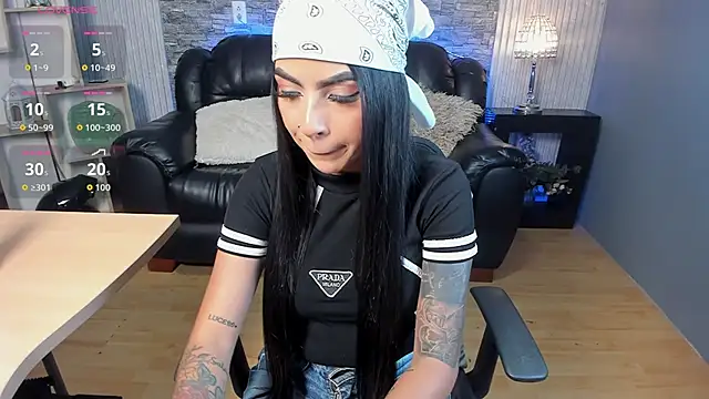  hanna miller   online show from March 10, 7:52 pm