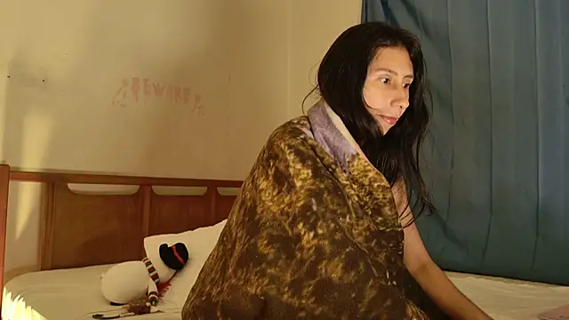 Snapshot of MoonLipsON- chatting on February 3, 2:10 am MoonLipsON- online show from February 3, 2:10 am