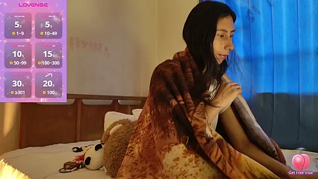 Snapshot of MoonLipsON- chatting on February 3, 7:41 pm MoonLipsON- online show from February 3, 7:41 pm