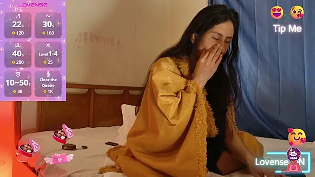 Snapshot of MoonLipsON- chatting on February 13, 4:30 am MoonLipsON- online show from February 13, 4:30 am