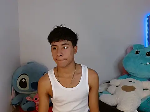 Snapshot of Sebas_Ross04 chatting on February 27, 11:05 pm Sebas Ross04 online show from February 27, 11:05 pm