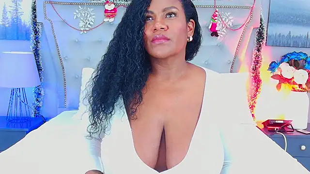 AnnieLeigt online show from December 20, 12:12 pm