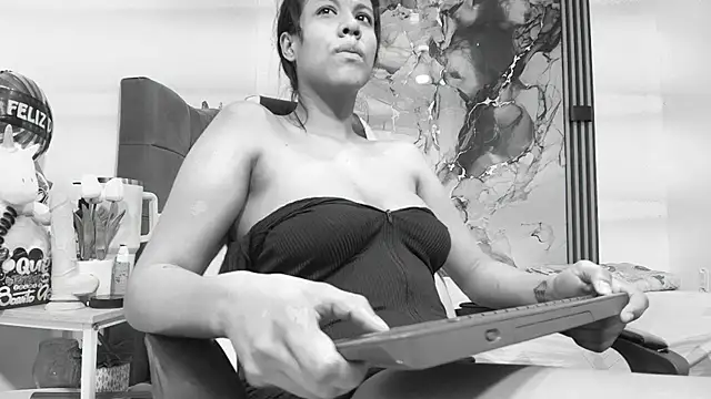 Valentina and sneider  online show from March 17, 7:17 pm