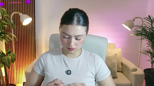 victoria   moon online show from April 9, 1:49 pm