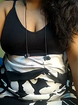 Preeti345 online show from April 3, 1:36 am