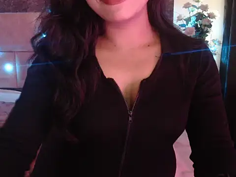 Lola Bebe online show from April 7, 4:35 am