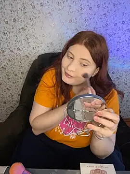 Snapshot of NicollVeys chatting on February 19, 11:39 am NicollVeys online show from February 19, 11:39 am