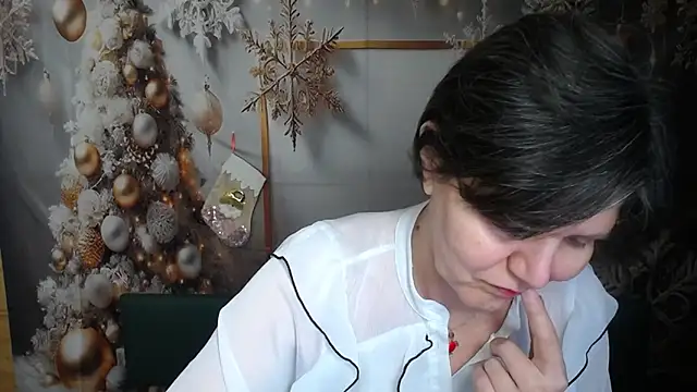 LunaDobra online show from December 21, 6:15 pm