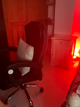 EmiHarrys online show from December 15, 10:14 pm