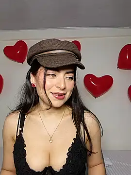 Snapshot of saasha_Petit chatting on February 11, 10:20 am saasha Petit online show from February 11, 10:20 am