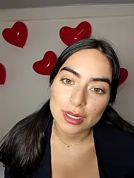 Snapshot of saasha_Petit chatting on February 15, 10:58 am saasha Petit online show from February 15, 10:58 am