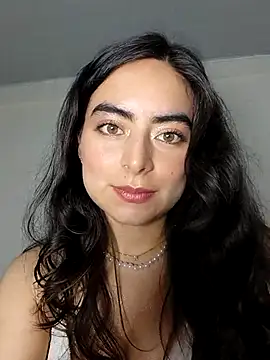 Snapshot of saasha_Petit chatting on February 24, 11:08 am saasha Petit online show from February 24, 11:08 am