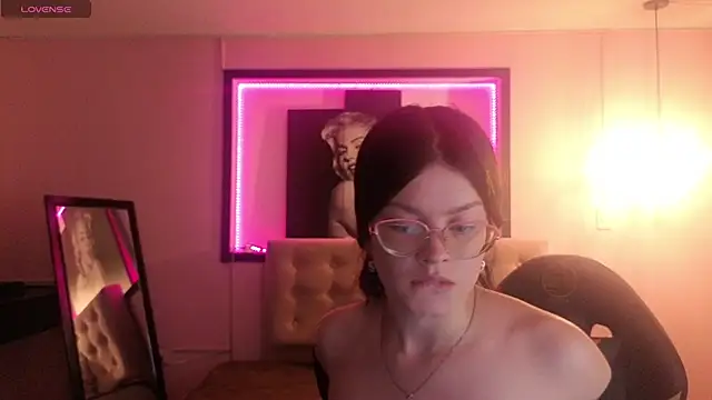 Snapshot of Sara_valderrama_ chatting on February 5, 7:18 pm Sara valderrama online show from February 5, 7:18 pm