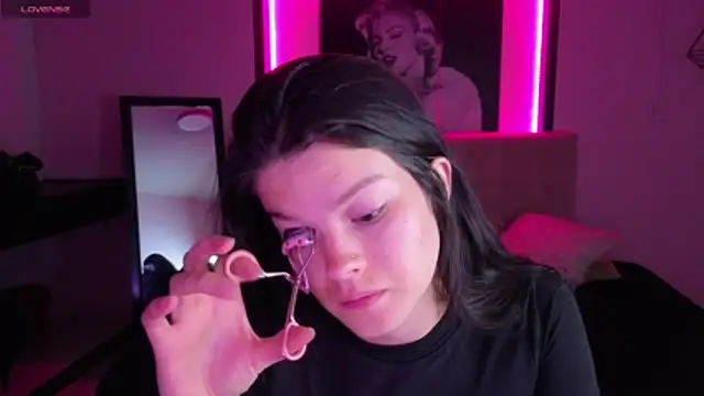 Snapshot of Sara_valderrama_ chatting on February 12, 11:49 am Sara valderrama online show from February 12, 11:49 am