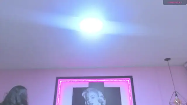 Snapshot of Sara_valderrama_ chatting on February 19, 12:01 pm Sara valderrama online show from February 19, 12:01 pm