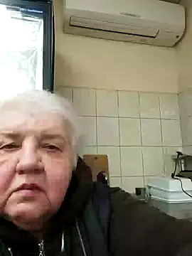 Snapshot of HapinessLovee chatting on December 23, 6:22 am HapinessLovee online show from December 23, 6:22 am