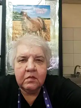 Snapshot of HapinessLovee chatting on January 8, 11:12 am HapinessLovee online show from January 8, 11:12 am