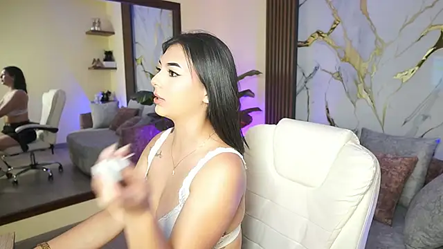 LiaWheeler online show from January 6, 7:06 pm