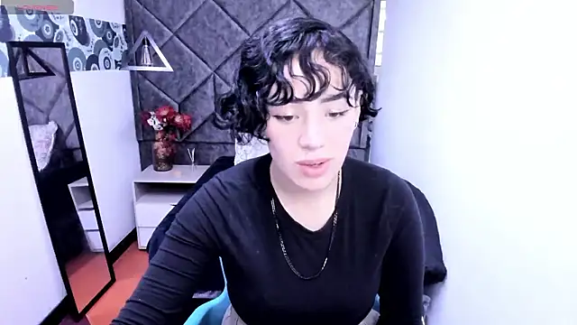 Snapshot of Kiara_Fox__ chatting on January 16, 7:51 pm Kiara Fox online show from January 16, 7:51 pm