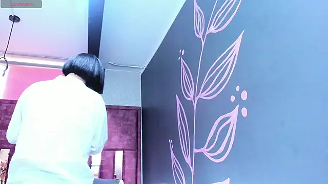 Snapshot of Kiara_Fox__ chatting on February 12, 7:53 pm Kiara Fox online show from February 12, 7:53 pm