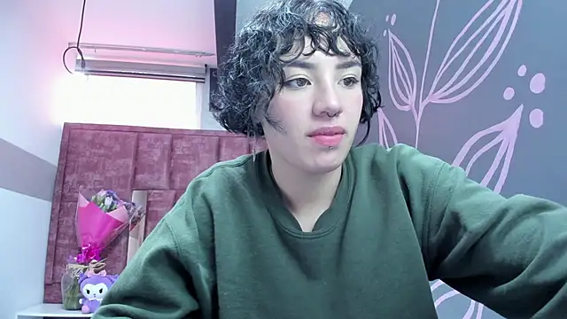 Snapshot of Kiara_Fox__ chatting on March 2, 9:10 pm Kiara Fox online show from March 2, 9:10 pm