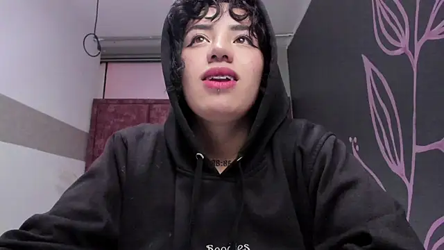 Kiara Fox   online show from April 2, 10:02 am