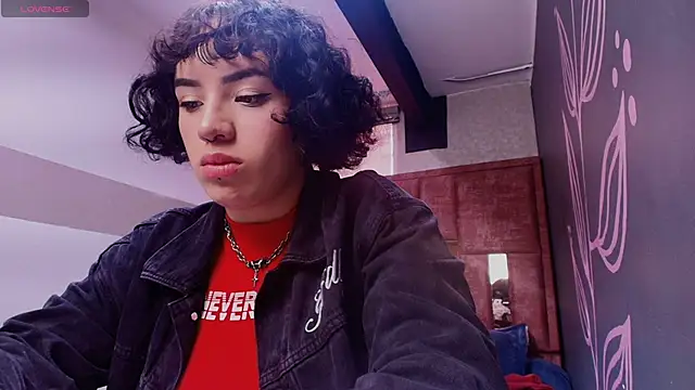 Kiara Fox   online show from May 26, 7:54 pm