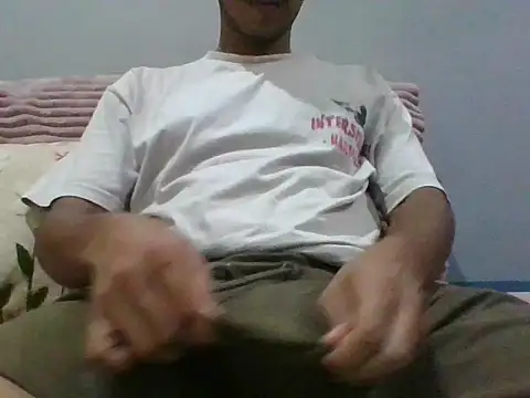 Snapshot of Bigdickboy2406 chatting on July 4, 9:48 am Bigdickboy2406 online show from July 4, 9:48 am