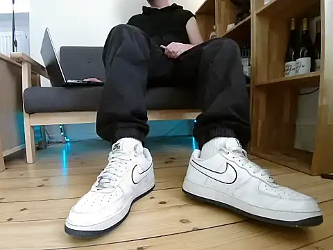 Snapshot of jonas_camboy chatting on April 27, 2:59 pm jonas camboy online show from April 27, 2:59 pm