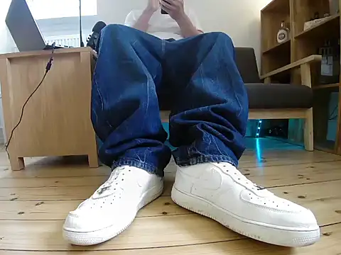 Snapshot of jonas_camboy chatting on May 17, 12:23 pm jonas camboy online show from May 17, 12:23 pm