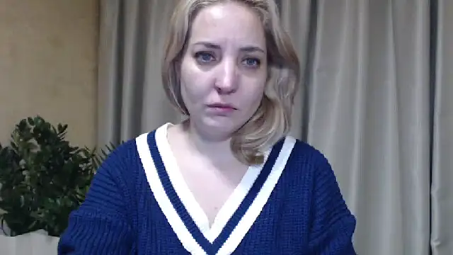 Snapshot of sweetpussy chatting on January 16, 6:12 pm sweetpussy online show from January 16, 6:12 pm