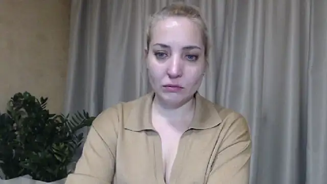 Snapshot of sweetpussy chatting on January 18, 12:09 pm sweetpussy online show from January 18, 12:09 pm