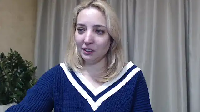 Snapshot of sweetpussy chatting on February 10, 1:59 pm sweetpussy online show from February 10, 1:59 pm