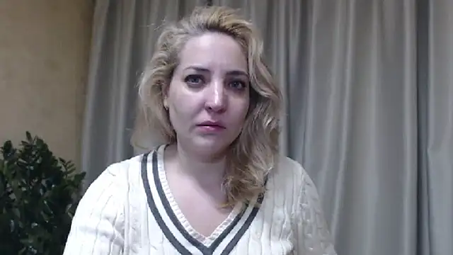 Snapshot of sweetpussy chatting on February 11, 3:00 am sweetpussy online show from February 11, 3:00 am