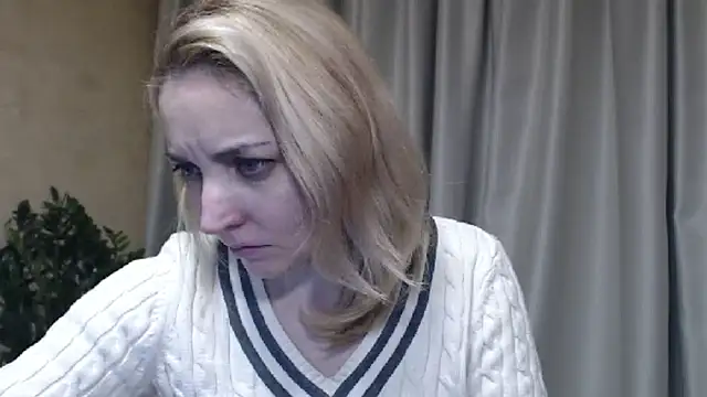 Snapshot of sweetpussy chatting on February 11, 3:06 pm sweetpussy online show from February 11, 3:06 pm