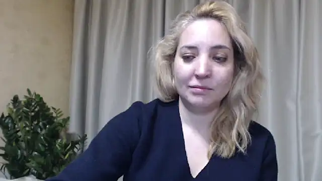 Snapshot of sweetpussy chatting on February 13, 8:27 pm sweetpussy online show from February 13, 8:27 pm