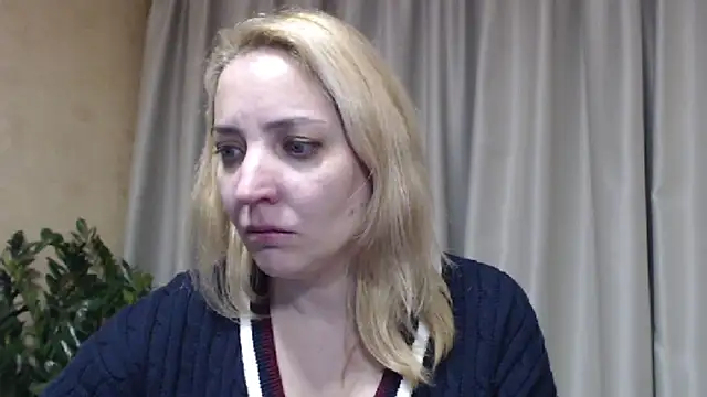 Snapshot of sweetpussy chatting on March 8, 7:39 pm sweetpussy online show from March 8, 7:39 pm