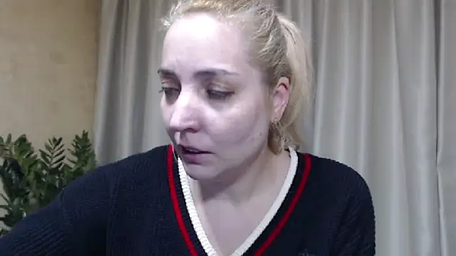 Snapshot of sweetpussy chatting on March 20, 12:54 pm sweetpussy online show from March 20, 12:54 pm