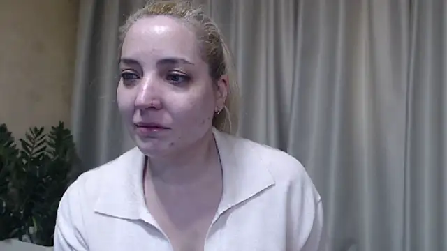 Snapshot of sweetpussy chatting on March 28, 2:16 pm sweetpussy online show from March 28, 2:16 pm